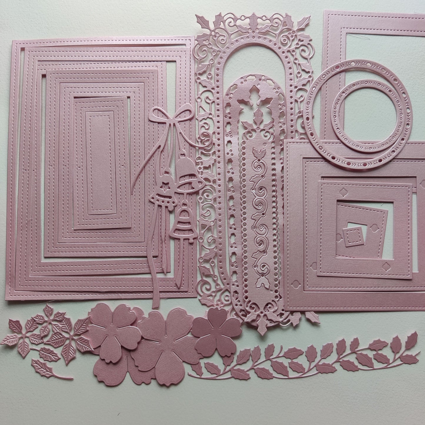 1 Pack, DIE cuts Christmas frames perle paper Precuts Pressed Flower Material Paper scrapbooking , Suitable For DIY Decoration Of Journals.