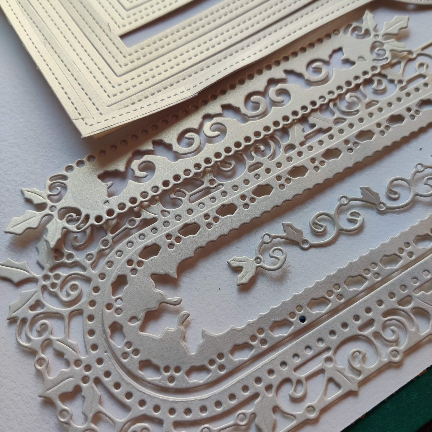 1 Pack, DIE cuts Christmas frames perle paper Precuts Pressed Flower Material Paper scrapbooking , Suitable For DIY Decoration Of Journals.