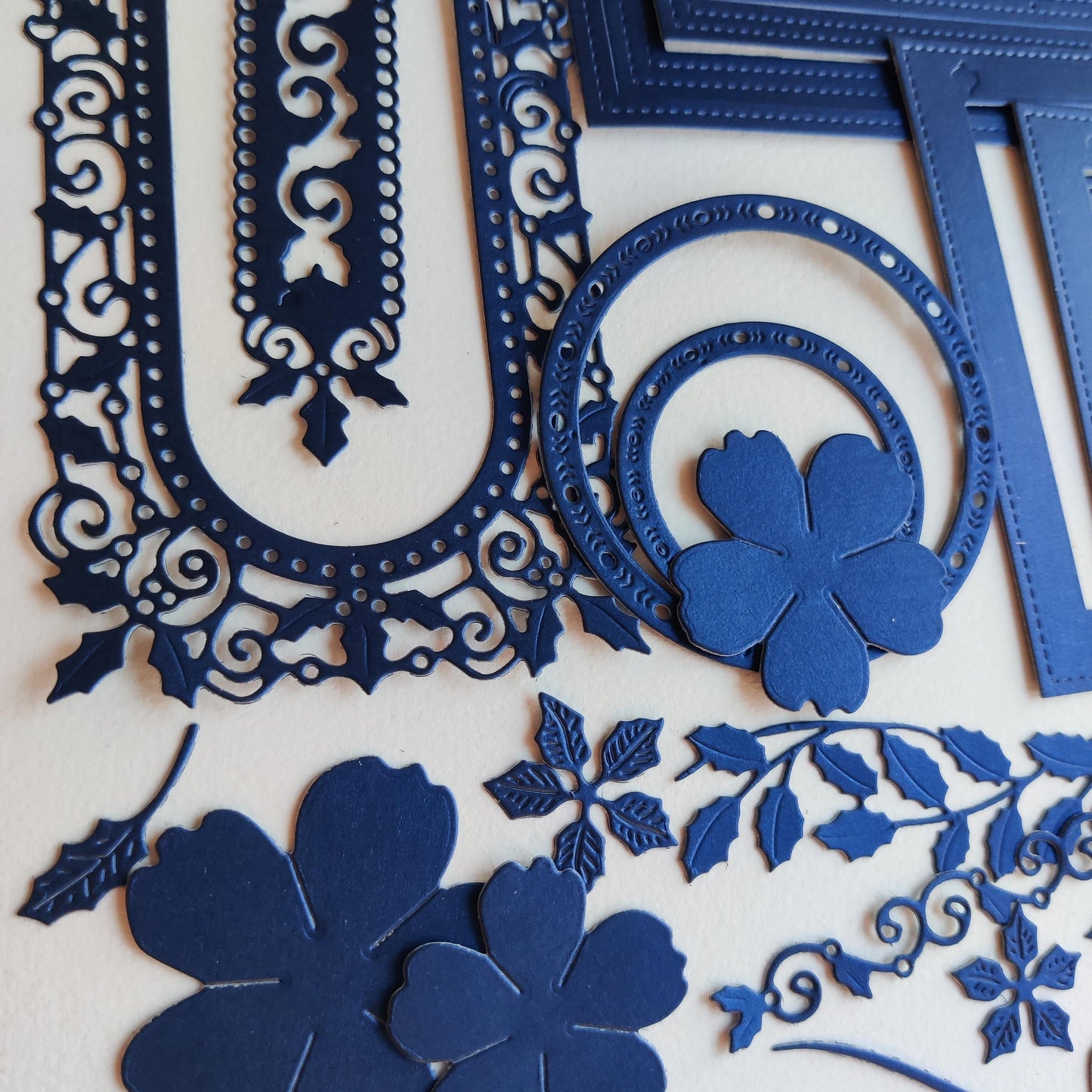 1 Pack, DIE cuts Christmas frames perle paper Precuts Pressed Flower Material Paper scrapbooking , Suitable For DIY Decoration Of Journals.